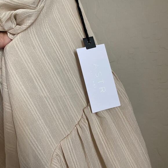 ASTR‎ the Label Eartha Low Back Maxi Dress Size Medium - Picture 3 of 11